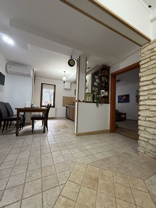 Apartament- 3 camere- parter 93mp + garaj - Vedere 2