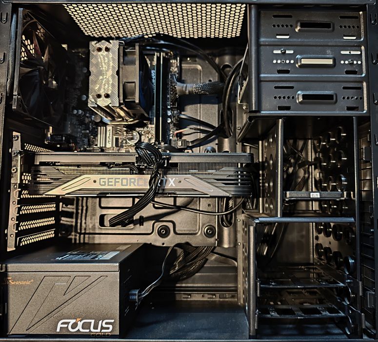 Геймърски компютър i7-8700k 32GB RAM RTX 3070