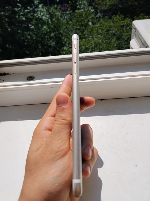 продам iPhone 6+