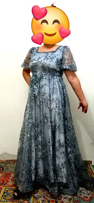 Вечернее платье очень красивое