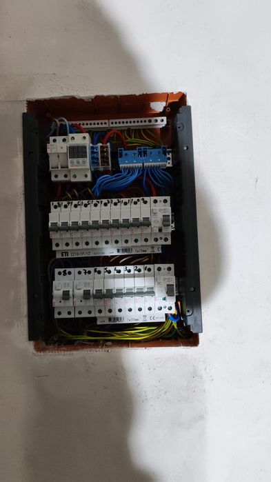 Electrician autorizat