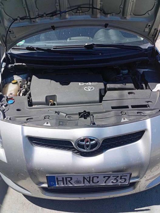 Toyota Auris Внос