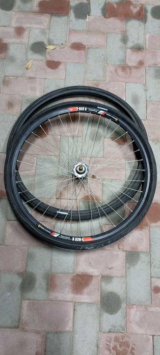 Колесо на велосипед покрышка