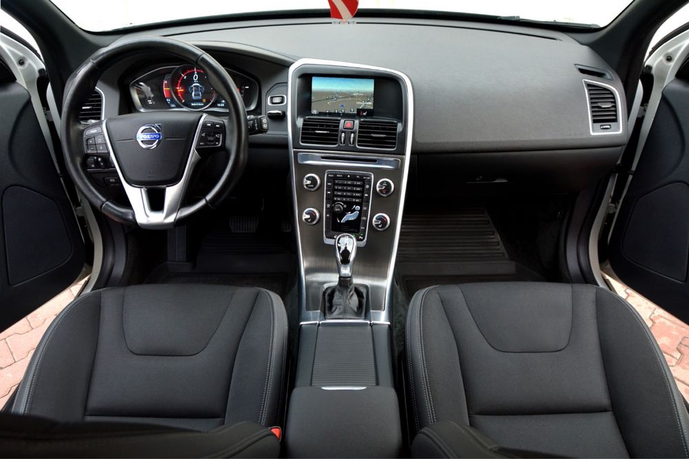 Volvo XC 60 R Design D4 / Automat / Inmatricular Ro
