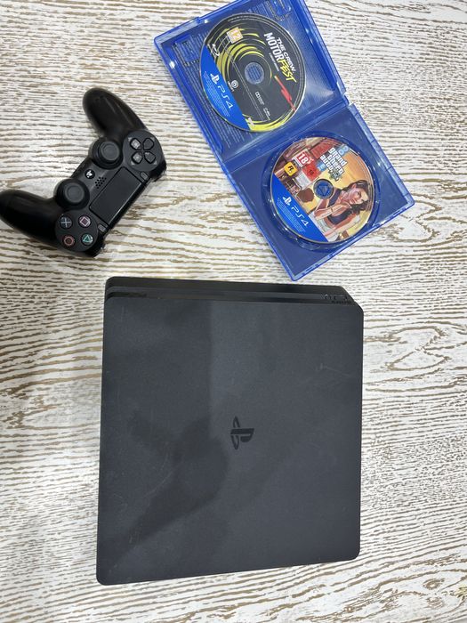 Playstation 4 slim 500GB!