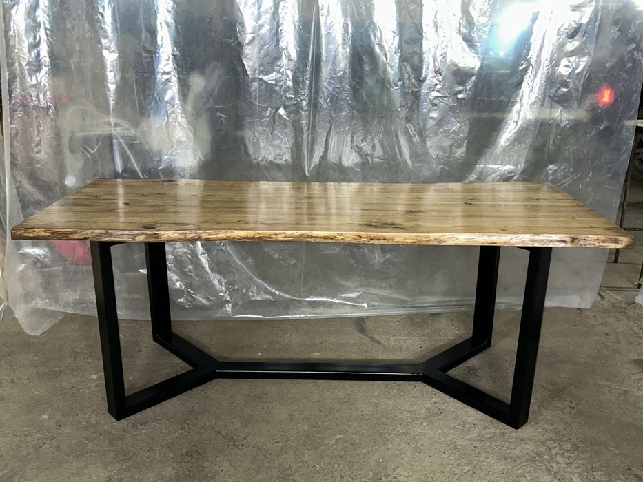 Продам стол из массива дуба