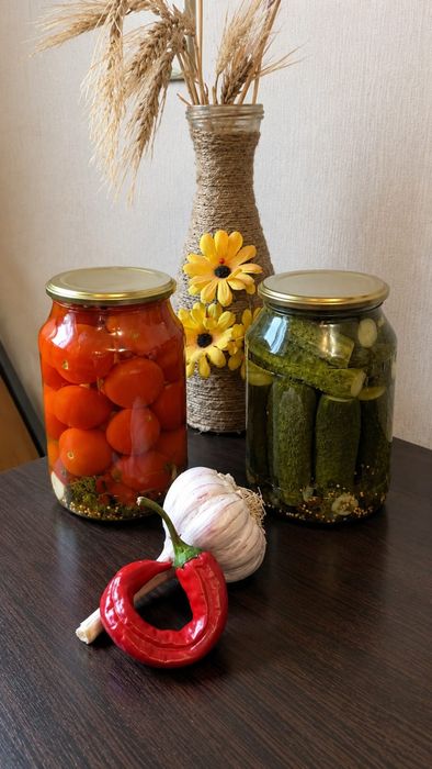 Продам солёные огурцы и помидоры