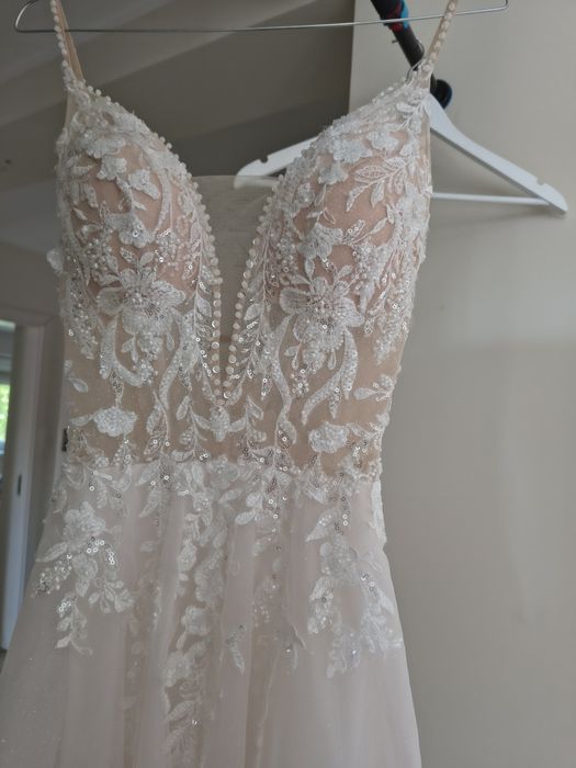 Vând rochie de mireasă