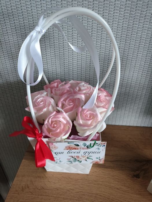 Лукошки ,розы из мыла