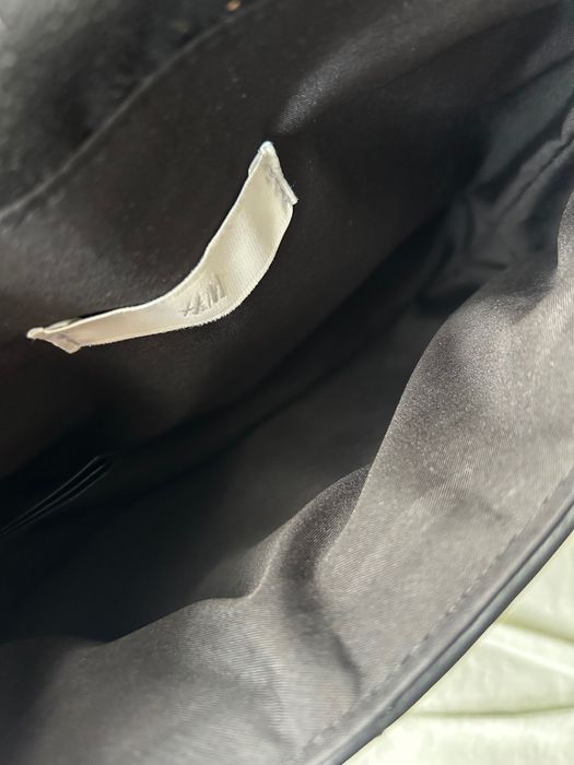 Чантичка черна нова H&M