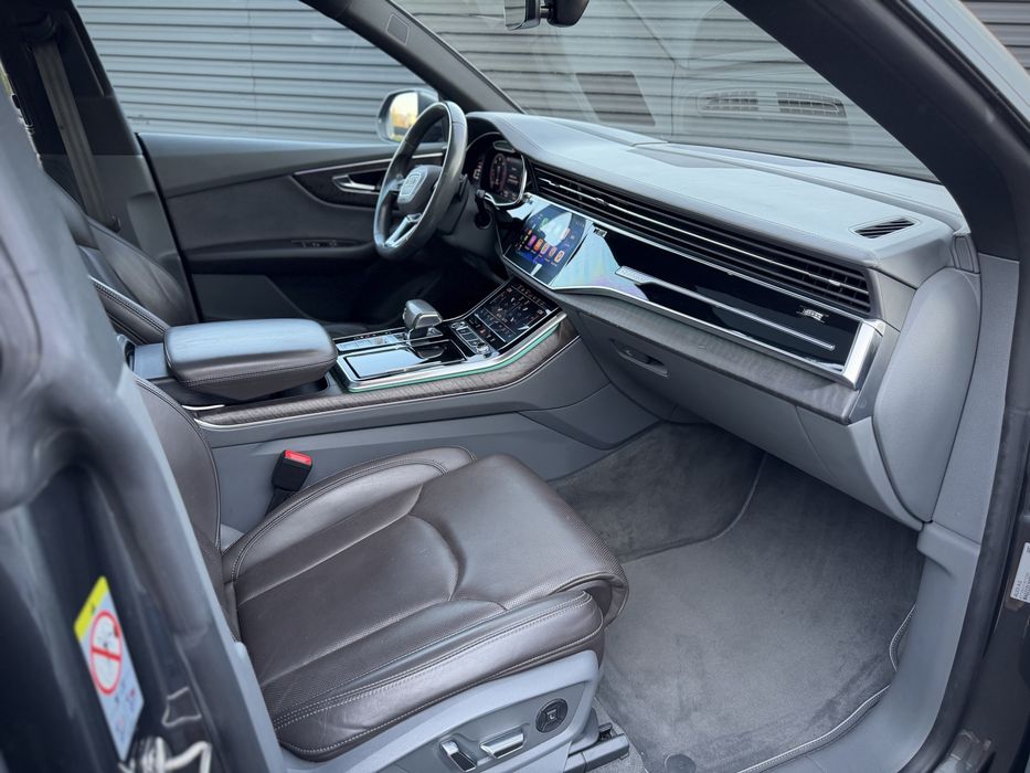 Audi Q8 S-line/Panoramic/ Soft close/Faruri Matrix/ Suspensie pneumatica