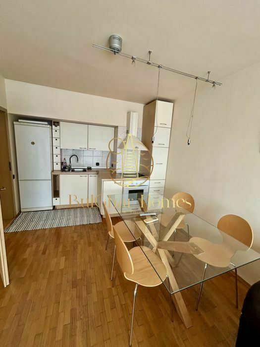 Дава се под наем Двустаен апартамент в Варна, Бриз - 70 кв.м за 459 € - Снимка #3