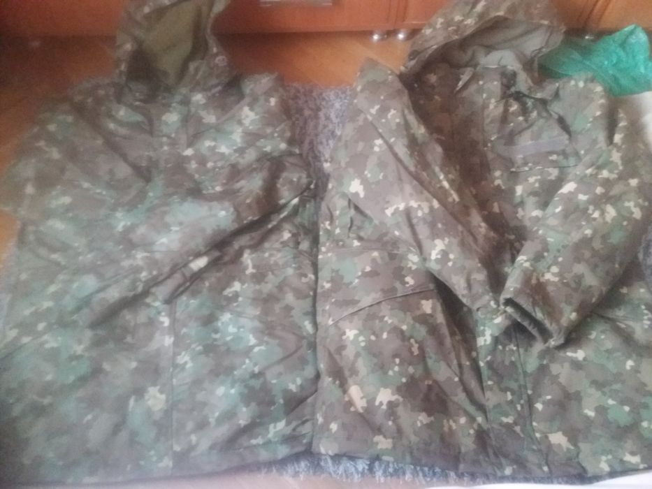 Vând următoarele produse militare diferite mărimi Noi