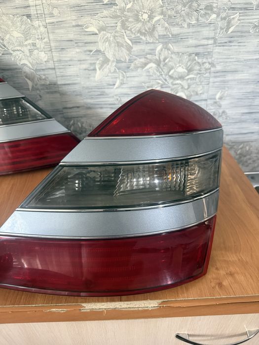 Продам задние фонари наw221