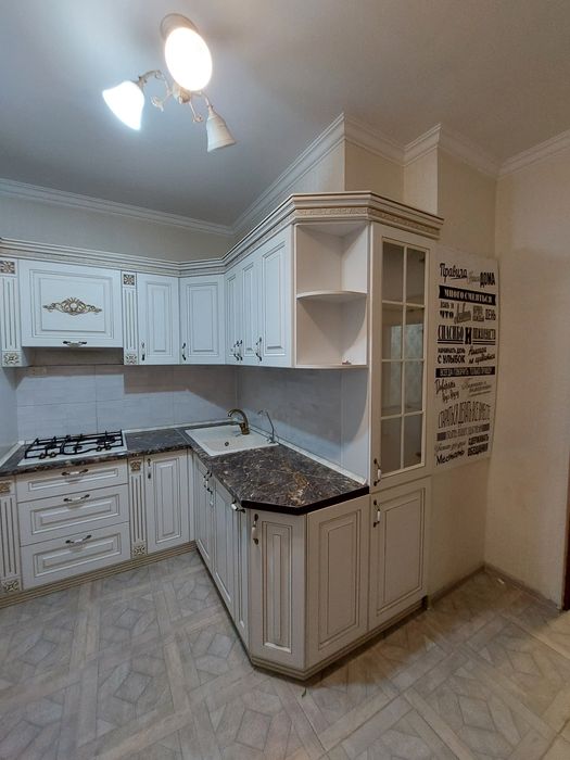 Кухонный гарнитур все отдам за 400000Без Торга!(Газовая Плита,Кухон