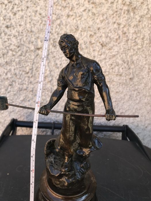 Statuetă din bronz