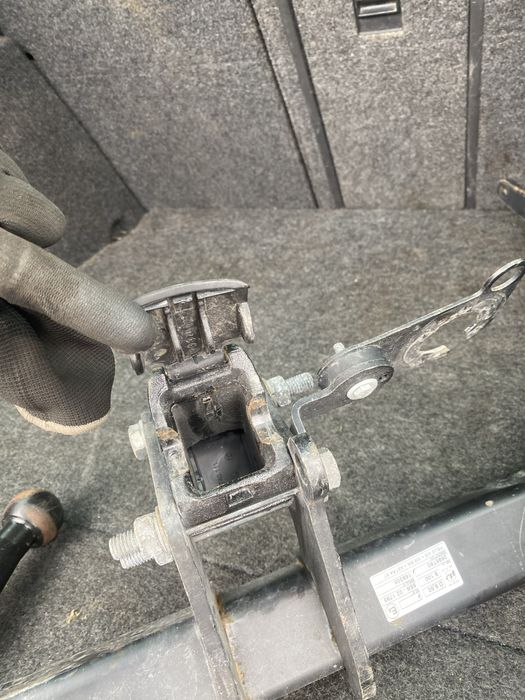 Теглич Peugeot 408/308 Astra ST 2022-