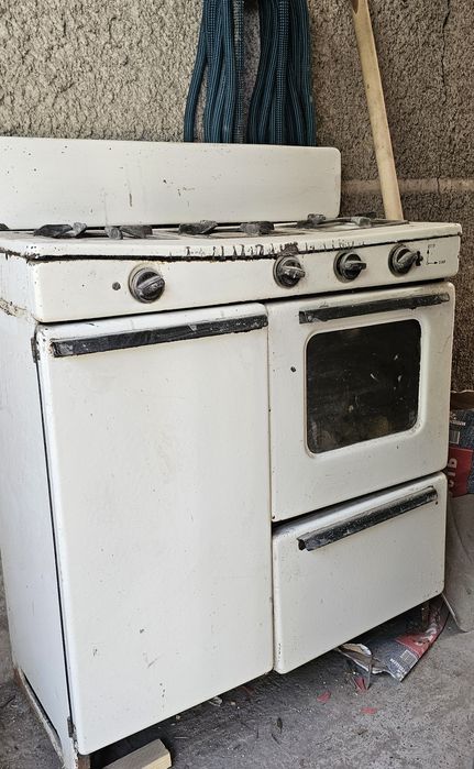 Продам газовую плиту