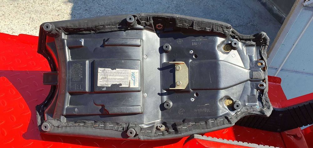 Части за Triumph Sprint ST 1050 и  BMW K1200GT