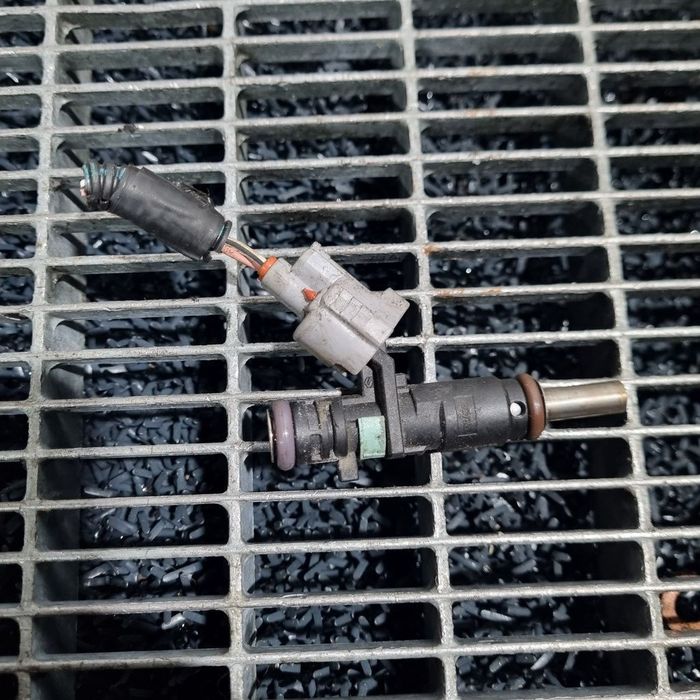 Injector Dacia Sandero 2 Facelift 1.0 SCE 2016 - 2020 73CP B4D 401 B4D 400 B4D 490 ...