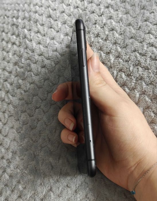 Iphone 11 negru capactiatea bateriei 90