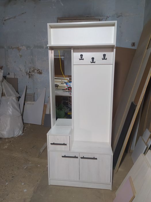 Prixojka mebel shkaf ishlab chiqaruvchidan birinchi qol