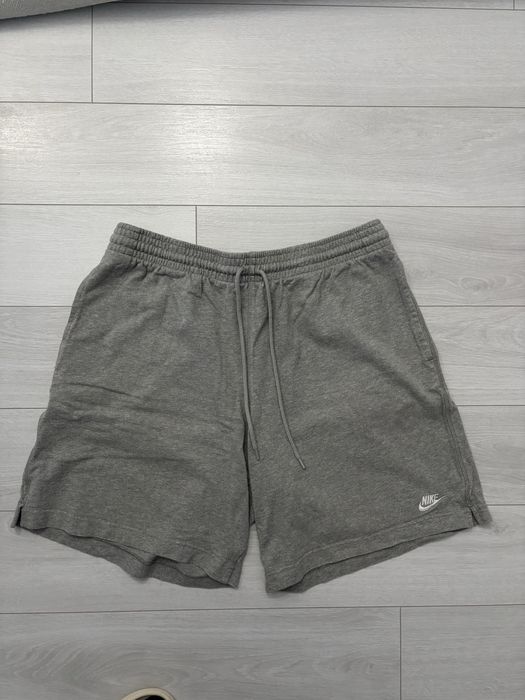 L Nike къси панталони