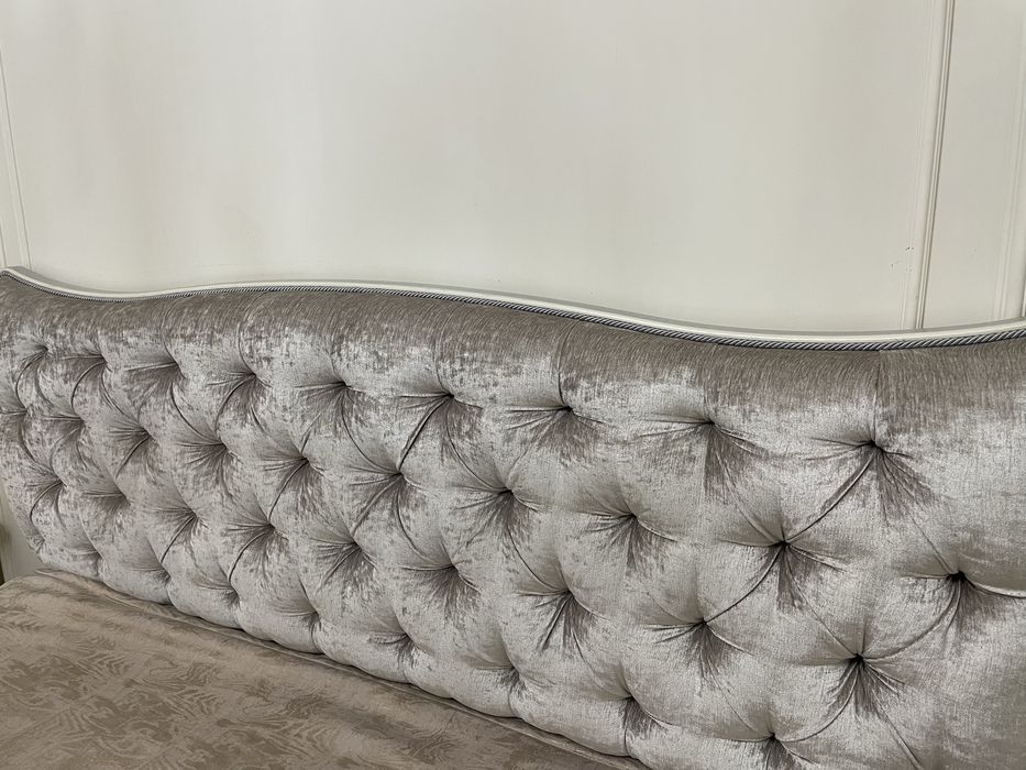 В продаже комплект мебели