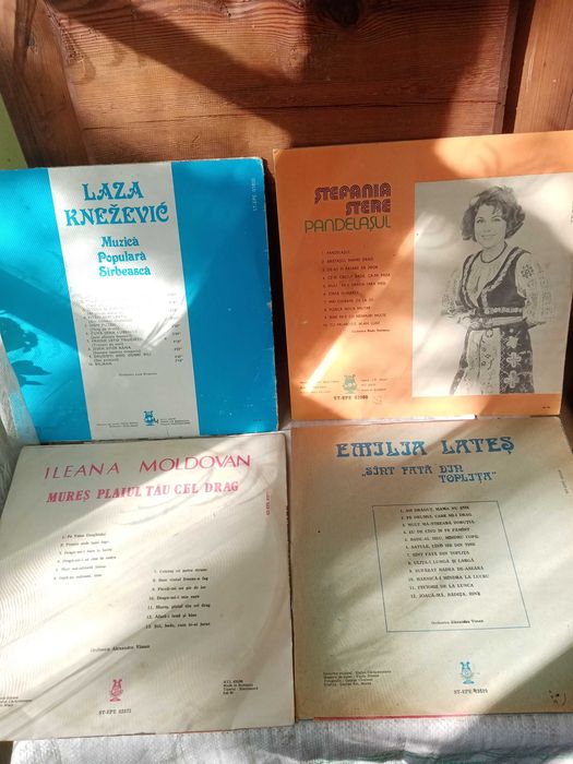 17 bucăți discuri de vinil din perioada comunistă