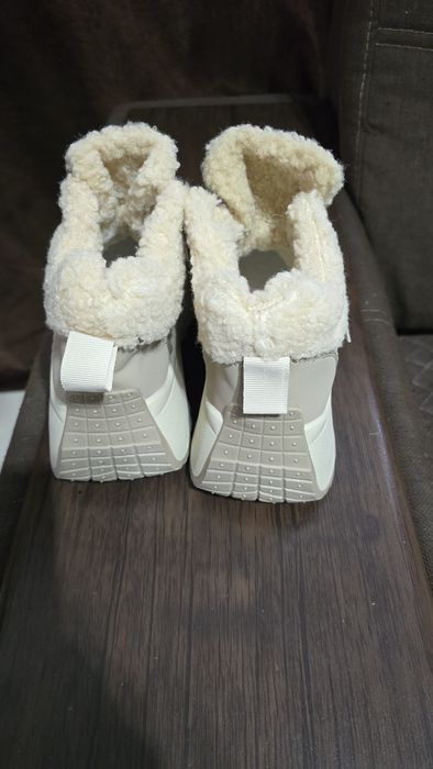 Кроссовки зимние для девочки. Новые