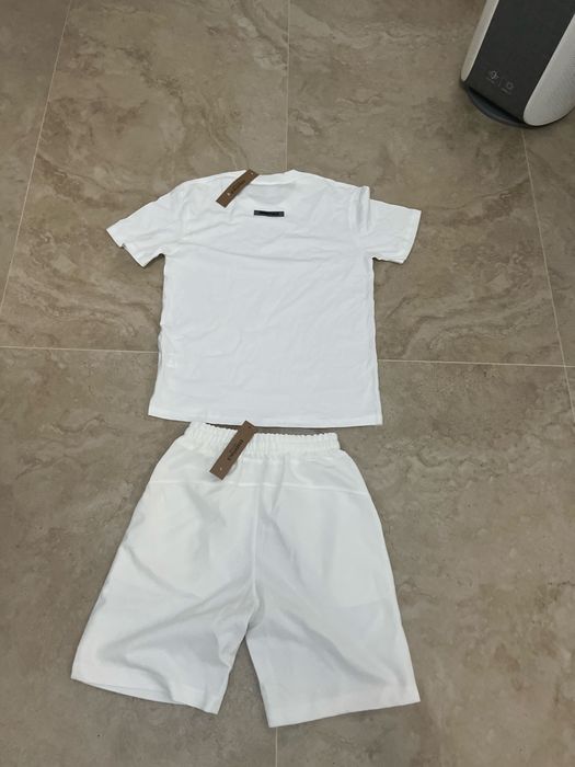 Compleu essentials de vara Alb