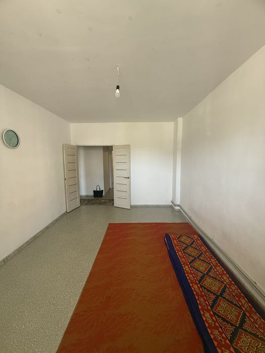 15мкр 1эт 2ком продается