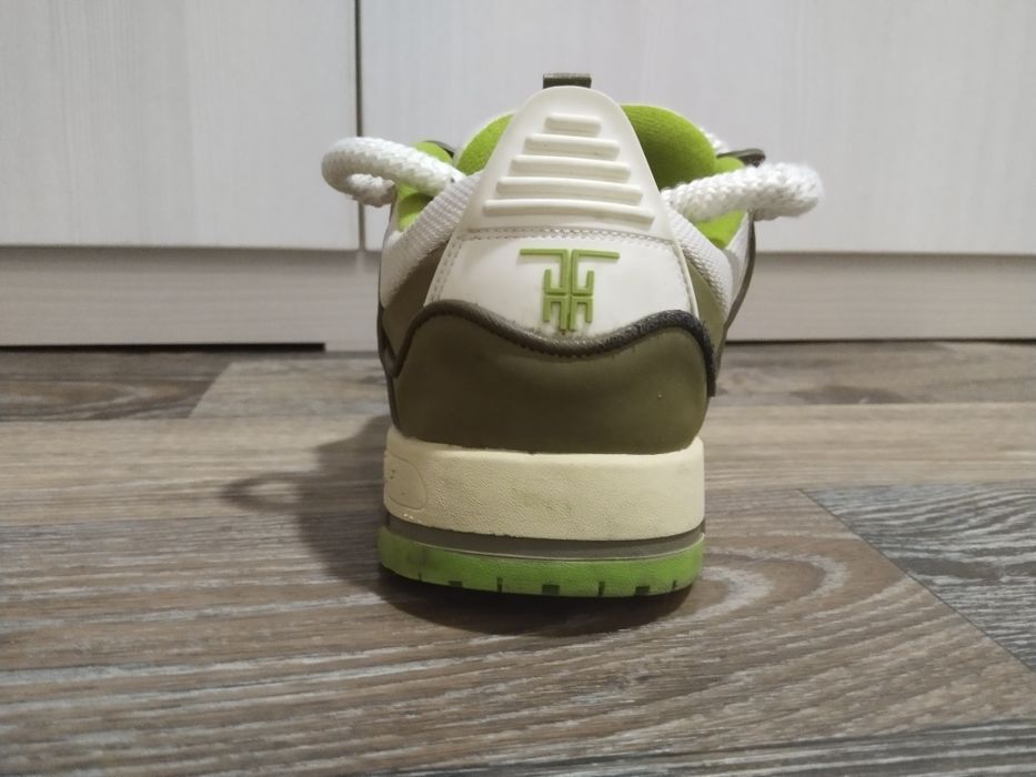Кроссовки Tofave