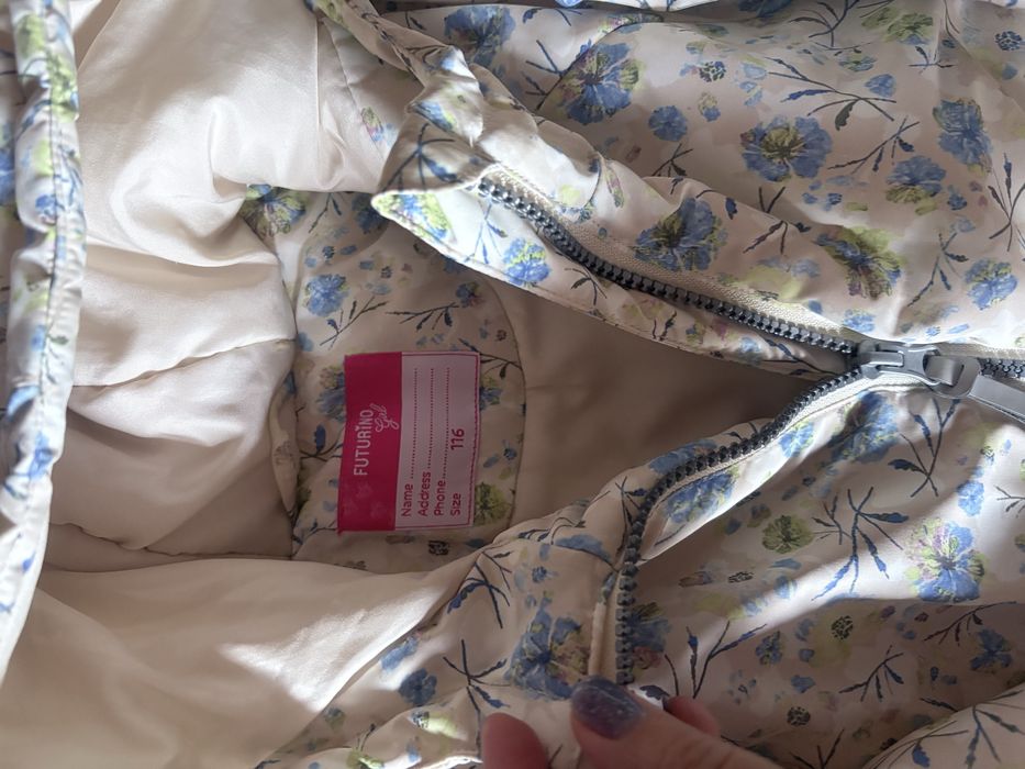 Продам куртку на девочку на осень