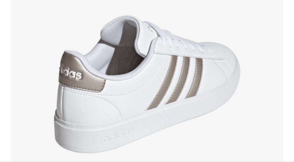 Дамски кецове Adidas