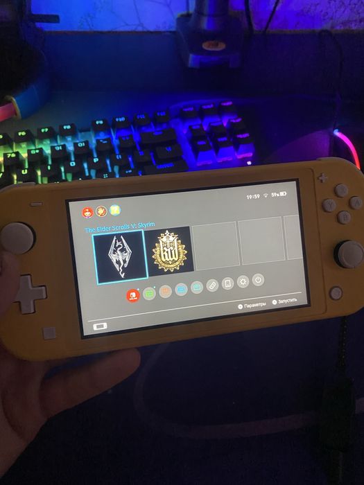 Nintendo switch lite 64 + 128