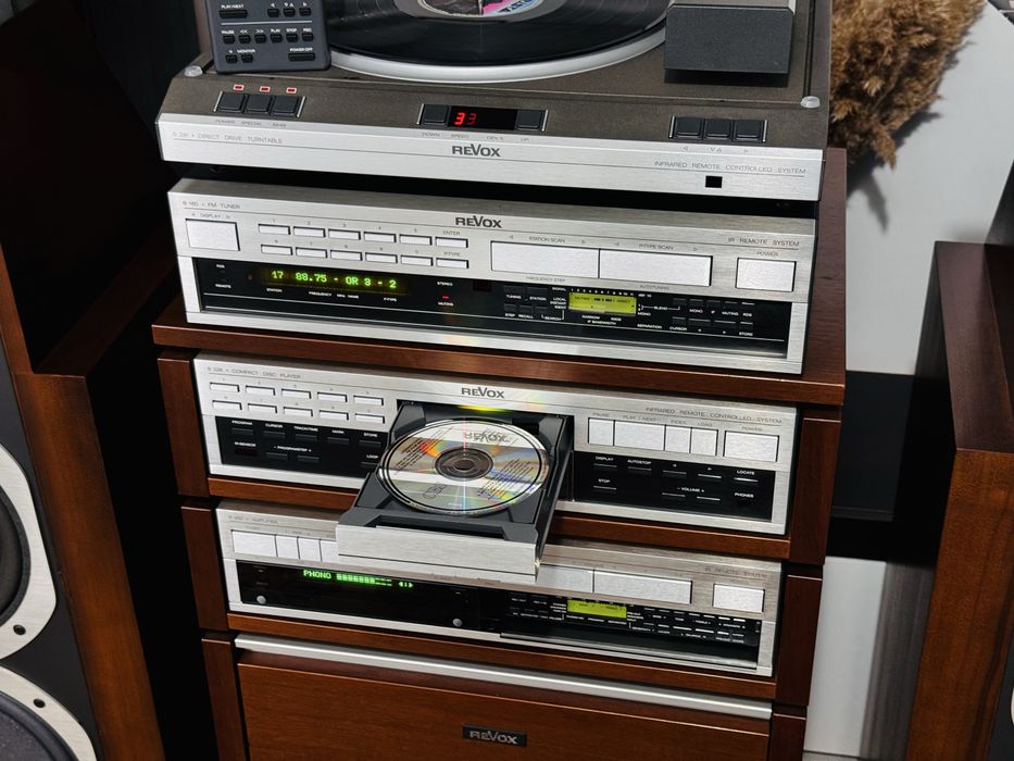 Tuner REVOX B160 cu o recepție foarte bună , RDS ,filtru Hi-Blend !