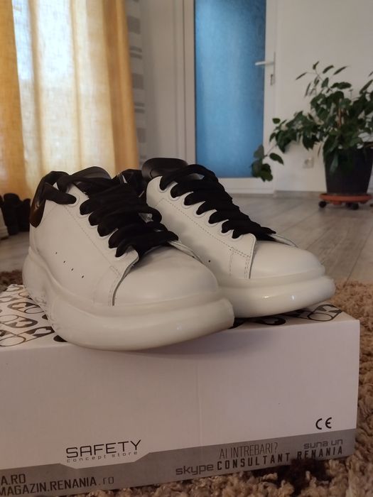 Vand adidasi eleganti marimea 40