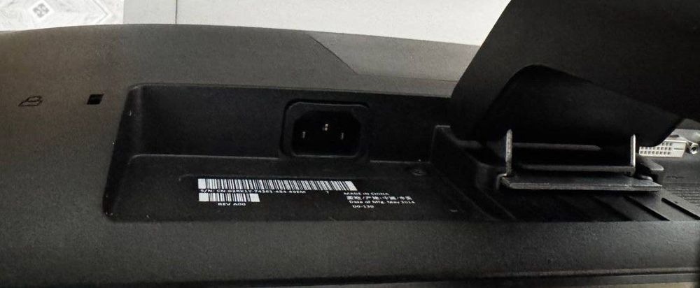 Продаю мониторы.