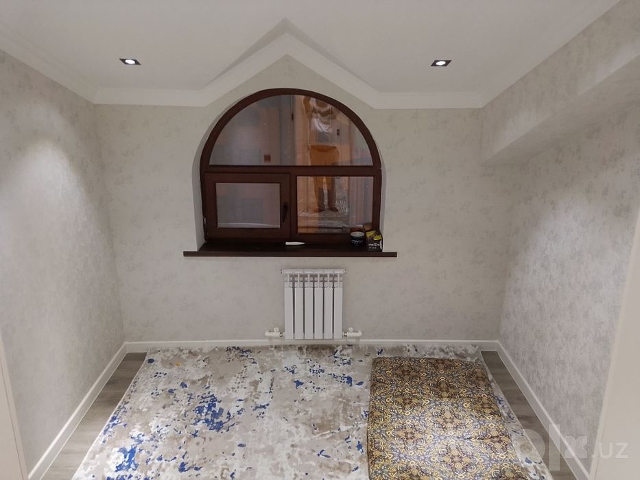 Srochna 82.83kvadratli uy sotiladi mansard 8-etaj