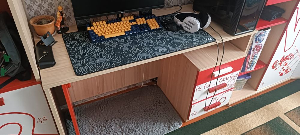 Продам стенку недорого