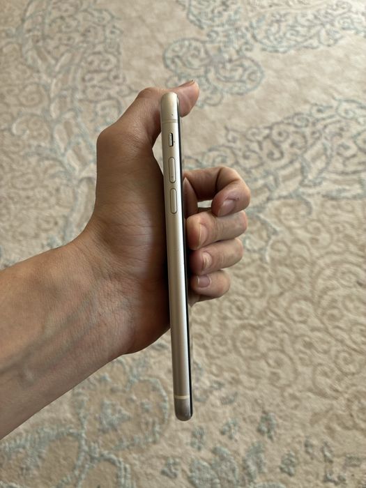 Айфон 11 64гб срочно!!