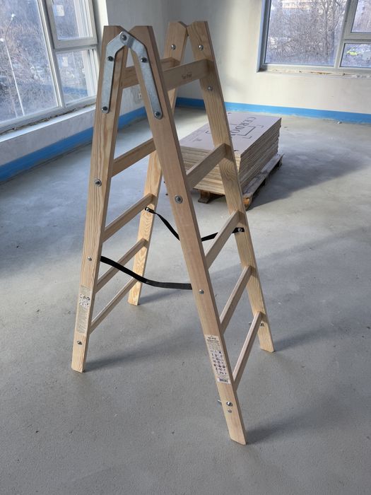 Продавам строителна стълба