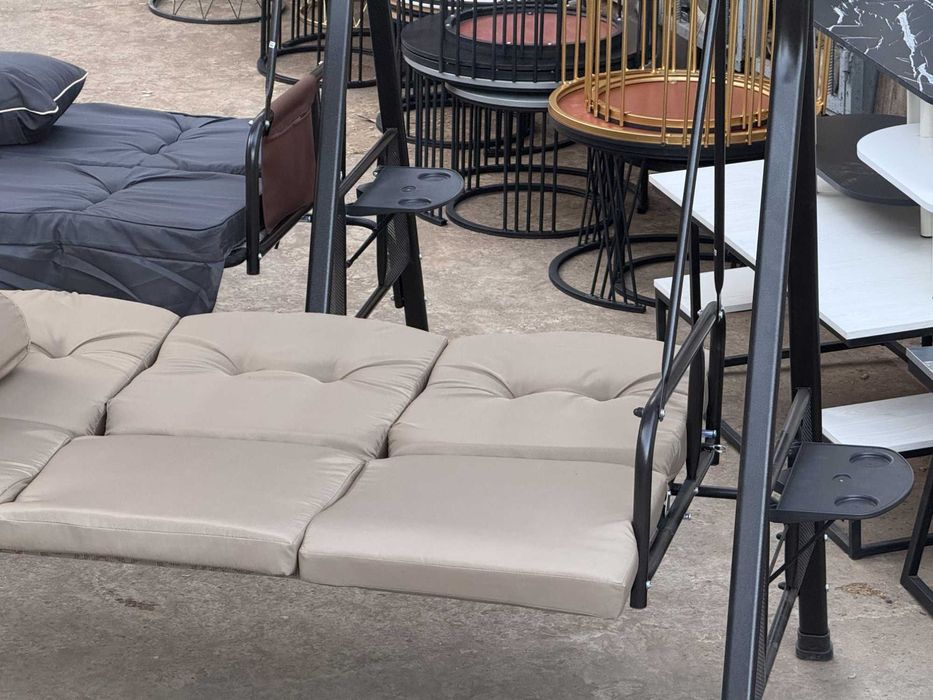 Садовые качели с навесом, металлический каркас, мягкое сиденье