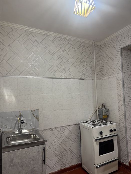 Chirchiq 8-mikr 2 xonali kvartira 56m² remont bilan