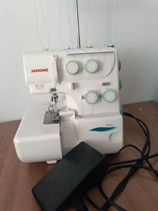 Оверлок janome 9004D