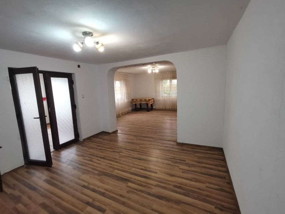 Casa renovata 172 mp + teren  1365 mp in Racarii de sus, oras Filiasi