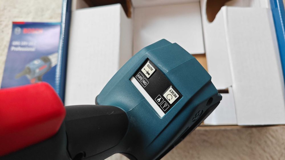 Акумулаторен пистолет за поп нитове Bosch GRG 18V 16 C