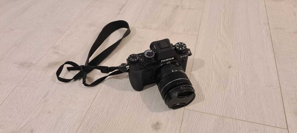 Fujifilm X-T2 + Obiectiv 18-55mm f/2.8-4 + Rucsac Lowepro Tahoe BP 150