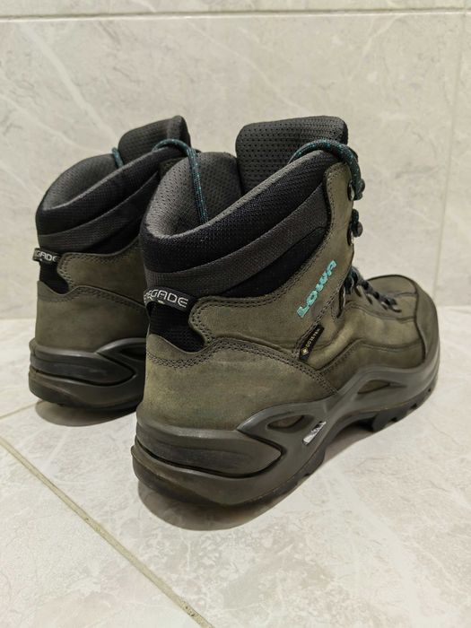 Туристически обувки LOWA Gore-Tex Обувки за лов  туризъм или студ 44